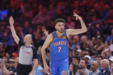 名记:切特因下背部紧张缺席雷霆与国王的比赛,卡鲁索将复出 名记:切特因下背部紧张缺席雷霆与国王的比赛,卡鲁索将复出