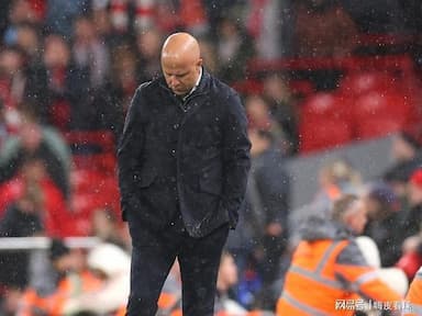 向现实低头!利物浦回到以前的利物浦,曼联告别以前的曼联 向现实低头!利物浦回到以前的利物浦,曼联告别以前的曼联