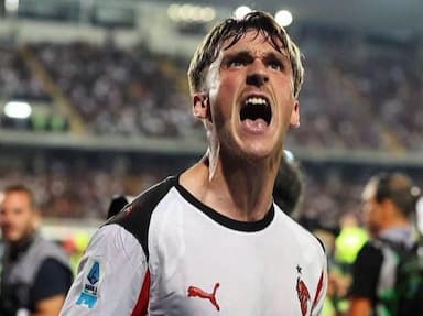 斯基拉:米兰接近加薪续约萨56,双方预计近期开启新一轮谈判 斯基拉:米兰接近加薪续约萨56,双方预计近期开启新一轮谈判