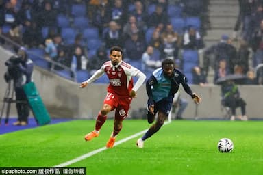 拜仁轮换策略大揭秘:格纳布里谈球队实力与团结_比赛_球员_胜利 拜仁轮换策略大揭秘:格纳布里谈球队实力与团结_比赛_球员_胜利