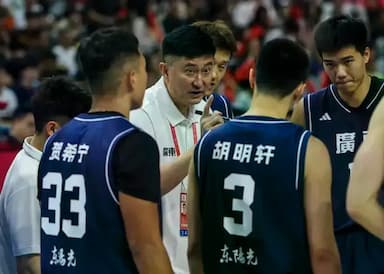 广东28分大胜浙江，三战全胜夺小组头名，1/4决赛对阵天津_徐杰_防守_对手