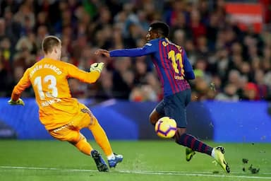 塞尔塔VS巴萨！中游队狙击领头羊，战术博弈看点十足_进攻_比赛_铁三