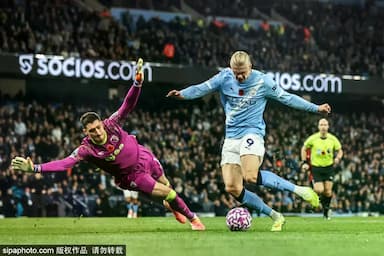 多库的惊艳表现：曼城边锋如何在对阵利物浦中展现技术与战术的完美结合？_比赛_进攻机会_能力