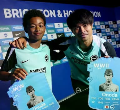 日本国脚竟拿“战犯”照片合影_布莱顿_英超_争议