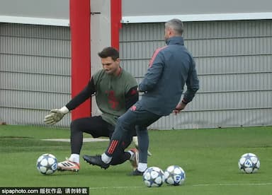 哈曼：拜仁不将乌尔比希视为诺伊尔接班人，未来门将的选择至关重要_球迷_战术_赛季