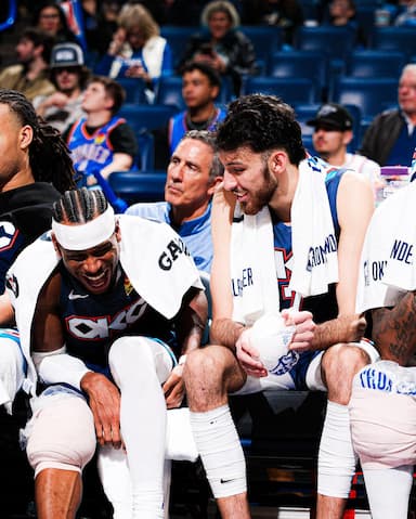 雷霆社媒分享赛场图：周五夜晚&amp;城市之夜，晚安-NBA新闻