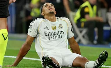 争冠隐忧显现！皇马3-0大胜背后，27岁主力悍将肌肉受伤或休战两月_阿诺德_比赛_挑战